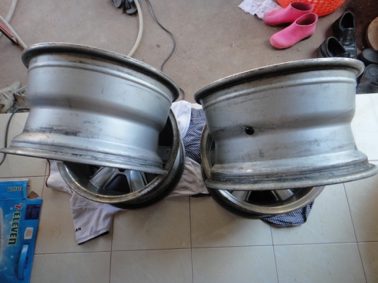 ขายล้อแม็กออฟลึก ขนาด 15 นิ้ว 6 รู 139.7 et-30 กว้าง 8.5 นิ้ว