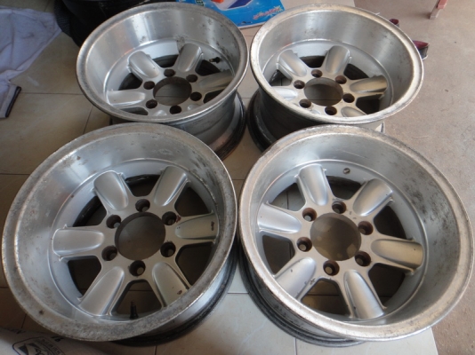 ขายล้อแม็กออฟลึก ขนาด 15 นิ้ว 6 รู 139.7 et-30 กว้าง 8.5 นิ้ว