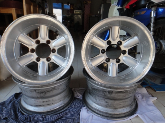 ขายล้อแม็กออฟลึก ขนาด 15 นิ้ว 6 รู 139.7 et-30 กว้าง 8.5 นิ้ว