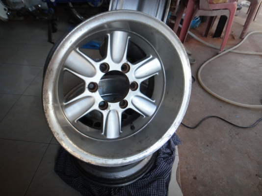 ขายล้อแม็กออฟลึก ขนาด 15 นิ้ว 6 รู 139.7 et-30 กว้าง 8.5 นิ้ว