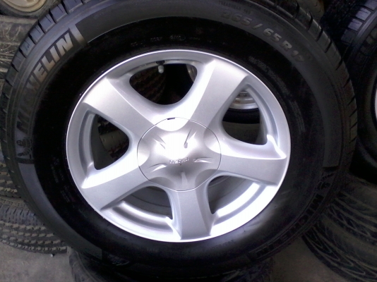 ล้ออีซุซุ ขอบ 17 พร้อมยาง 265/65/17 ปี10  4วง 14000บาท