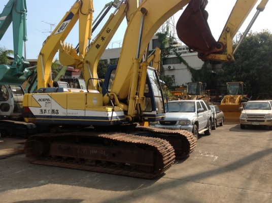 รถขุดดิน  SK200-1 มาร์คทรี  แผ่นใบแทรคใหญ่ รถเก่านอก  ไม่เคยใช้งานในไทย โทร.081-373-0559