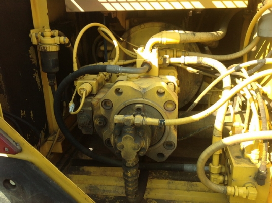 รถขุดดิน  SK200-1 มาร์คทรี  แผ่นใบแทรคใหญ่ รถเก่านอก  ไม่เคยใช้งานในไทย โทร.081-373-0559