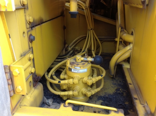 รถขุดดิน  SK200-1 มาร์คทรี  แผ่นใบแทรคใหญ่ รถเก่านอก  ไม่เคยใช้งานในไทย โทร.081-373-0559