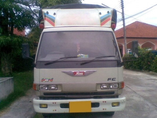 รถบรรทุก 6 ล้อ ยี่ห้อ HINO รุ่น FB 120 แรงม้า