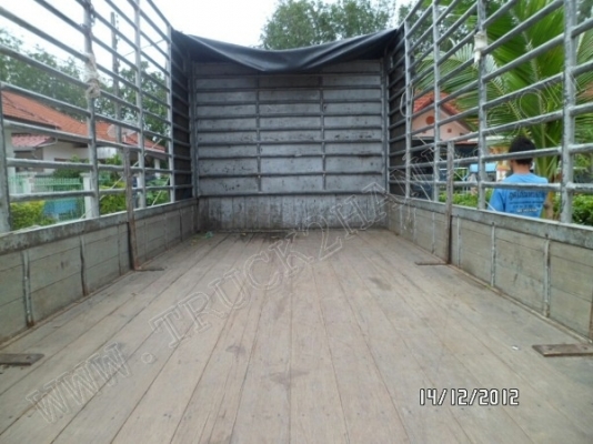 รถบรรทุก 6 ล้อ ยี่ห้อ HINO รุ่น FB 120 แรงม้า