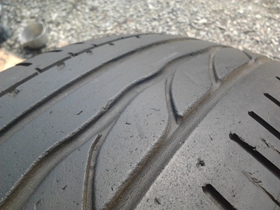 ขายยาง195/65/15 ปี 09 BRIDERTONE TURANZA AR300 1 ชุด   ราคา :  1,700.00  บาท