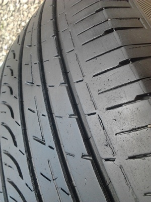 ขายยาง195/65/15 ปี 3211 BRIDERTONE TURANZA GR90 1 ชุด   ราคา :  2,700.00  บาท