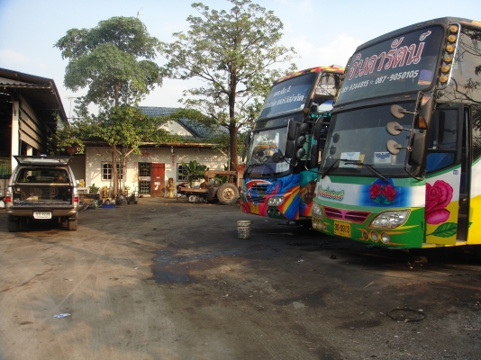 อู่ซ่อมรถบัส-รถบรรทุก ย่านคลองหลวง ปทุมธานี