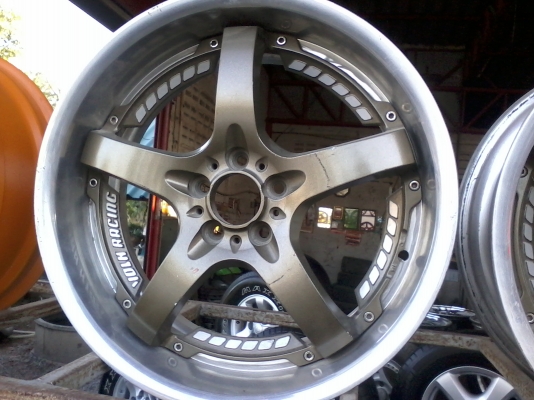 ล้อขอบ 18 5รู100 โวกชาเรนแท้ มี2วง 7500 บาท