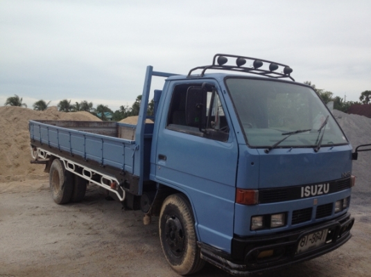 ขายกระบะ6ล้อ ยกลงจากNPR