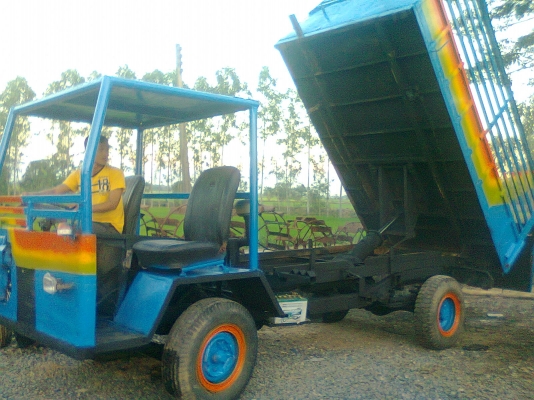 คุณแต๋น ดั๊มได้ 6 ตัน เครื่องอิซุซุ 75 ฝาดำ