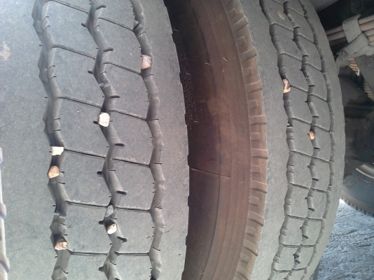 ขายด่วนไม่ค่อยได้ใช้งานประกอบตรงรุ่น  ยาง 900   น็อต8ตัวคัตซีใหญ่ตลอดเส้นเพิ่มรูปใหม่แล้วครับ  ไม่มีที่จอดครับ  สงขลาครับจ