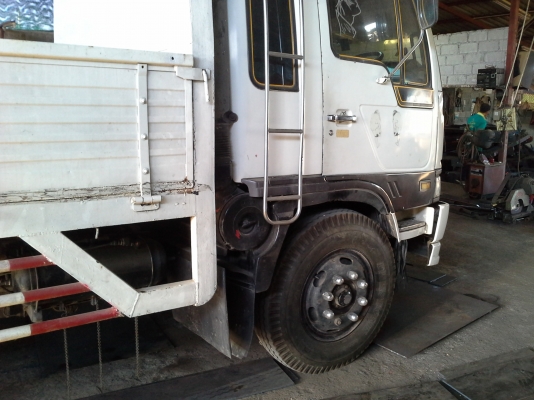 ขายด่วนไม่ค่อยได้ใช้งานประกอบตรงรุ่น  ยาง 900   น็อต8ตัวคัตซีใหญ่ตลอดเส้นเพิ่มรูปใหม่แล้วครับ  ไม่มีที่จอดครับ  สงขลาครับจ