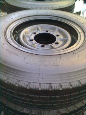 ปรับราคาใหม่ขายยางป้ายแดงพร้อมกะทะเหล็กยางบริสโตร์ 700R16  ยางปี3412 สวยๆ จำนวน 4 เส้น