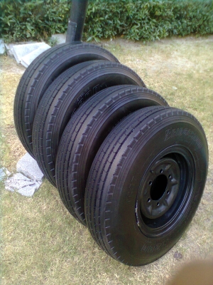 ปรับราคาใหม่ขายยางป้ายแดงพร้อมกะทะเหล็กยางบริสโตร์ 700R16  ยางปี3412 สวยๆ จำนวน 4 เส้น