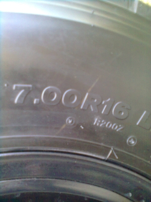 ปรับราคาใหม่ขายยางป้ายแดงพร้อมกะทะเหล็กยางบริสโตร์ 700R16  ยางปี3412 สวยๆ จำนวน 4 เส้น