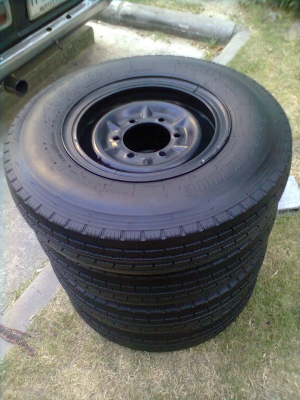 ปรับราคาใหม่ขายยางป้ายแดงพร้อมกะทะเหล็กยางบริสโตร์ 700R16  ยางปี3412 สวยๆ จำนวน 4 เส้น