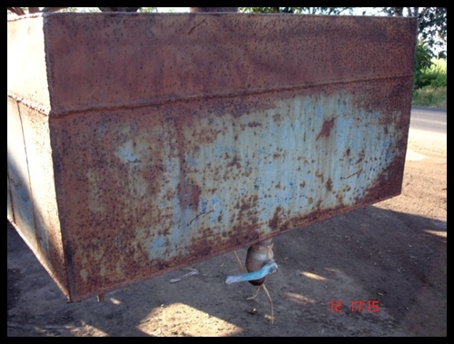 ขาย!!! ถังใส่น้ำบนหลังคารถไถขนาด 1000 ลิตร ราคาไม่แพง สนใจโทร 081-8570337 คุณสวน