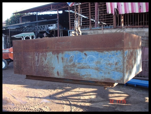 ขาย!!! ถังใส่น้ำบนหลังคารถไถขนาด 1000 ลิตร ราคาไม่แพง สนใจโทร 081-8570337 คุณสวน