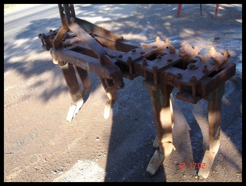 หางขูดดินสำหรับรถแท็คเตอร์ ราคาไม่แพง สนใจโทร 081-8570337 คุณสวน