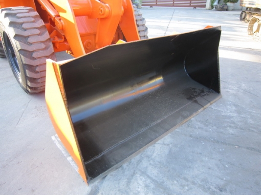 ขายรถตักเล็ก HITACHI รุ่น LX20 มือสองญีปุ่น ขายรถตักเล็ก HITACHI รุ่น LX20 มือสองญีปุ่น