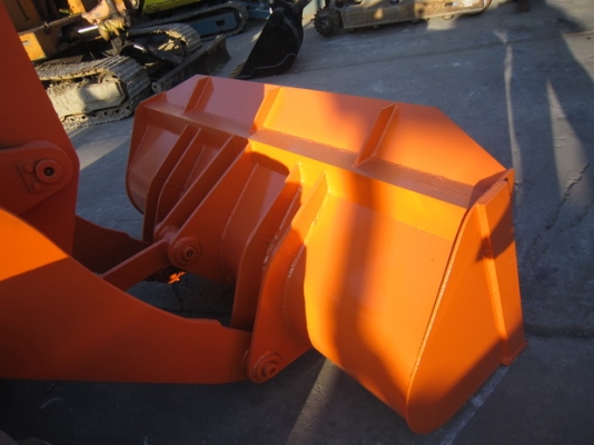 ขายรถตักเล็ก HITACHI รุ่น LX20 มือสองญีปุ่น ขายรถตักเล็ก HITACHI รุ่น LX20 มือสองญีปุ่น