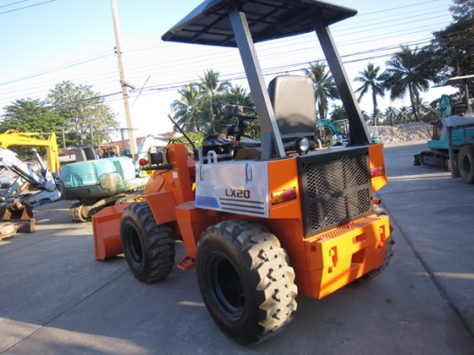 ขายรถตักเล็ก HITACHI รุ่น LX20 มือสองญีปุ่น ขายรถตักเล็ก HITACHI รุ่น LX20 มือสองญีปุ่น
