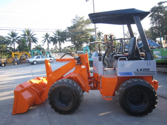 ขายรถตักเล็ก HITACHI รุ่น LX20 มือสองญีปุ่น