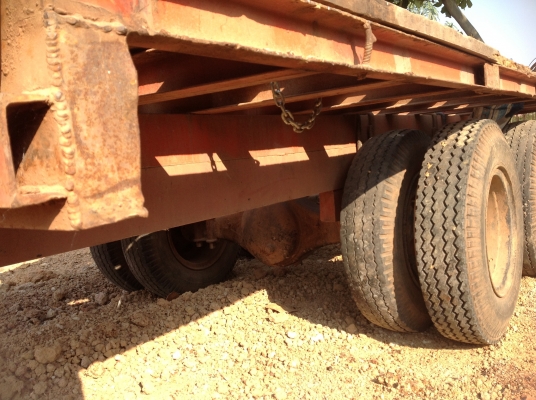 ขายหางลากรถเกี่ยวและแมคโครpc60