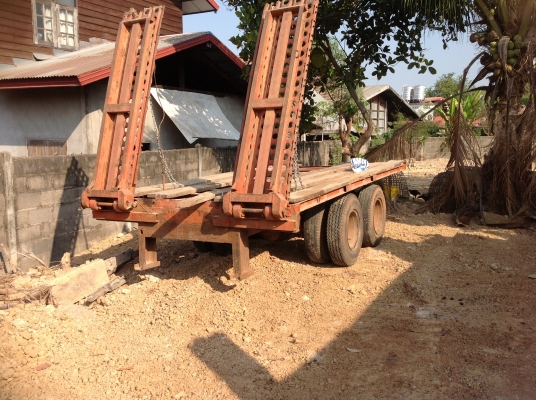 ขายหางลากรถเกี่ยวและแมคโครpc60