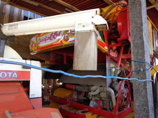 ขายรถเกี่ยวข้าวไอ้หนุ่มไวไฟปี 54 เครื่อง HINO 12 HT นอก