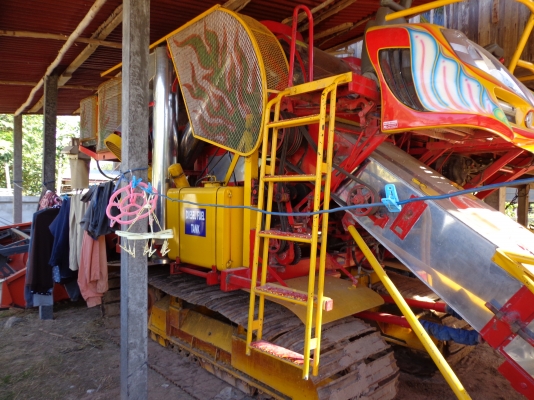 ขายรถเกี่ยวข้าวไอ้หนุ่มไวไฟปี 54 เครื่อง HINO 12 HT นอก