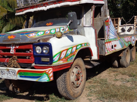 ขายรถเกี่ยวข้าวไอ้หนุ่มไวไฟปี 54 เครื่อง HINO 12 HT นอก