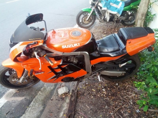 ขอขาย suzuki gsxr400 r7 สภาพเดิมๆ มีทะเบียน ขอขาย suzuki gsxr400 r7 สภาพเดิมๆ มีทะเบียน