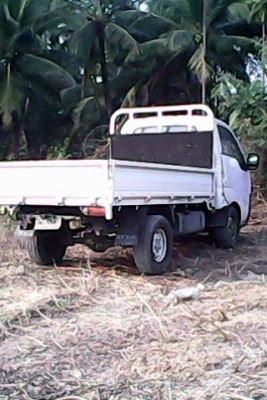 ขายรถบรรทุก4ล้อกลาง เกียจัมโบ้2700 ปี05 ขายถูกๆ110000เอกสารพร้อมโอน