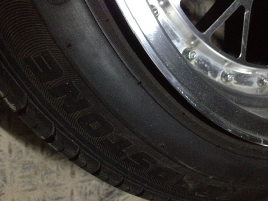 ขายแม็กมือ2 ลายBBS ขอบ15 กว้าง 8.25 4รู100/114+ยางปี12 ราคา11,900 บาท ราคาถูก