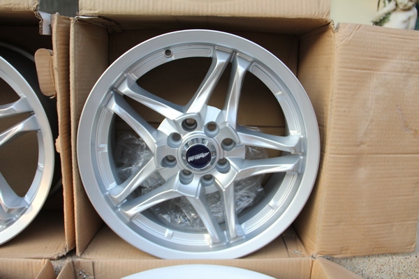 ขายล้อ ขอบ16" 4/100 และ4/114 ของใหม่ ราคาโดนใจ