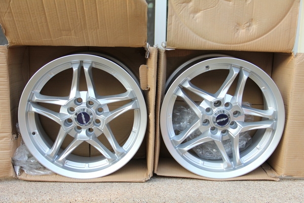 ขายล้อ ขอบ16" 4/100 และ4/114 ของใหม่ ราคาโดนใจ