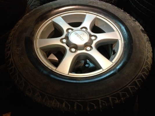 ขายแม็กเดิมมือ2 Isuzu Dmax ขอบ15 6 รู 139.7 +ยาง ราคา 6,500 บาท ราคาถูก