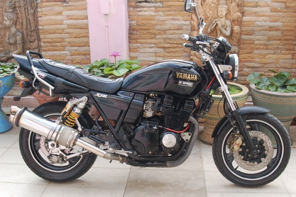 XJR400 ปี2000 Black Edition บวกงานเคฟล่า ท่อสูตร สวยๆๆ