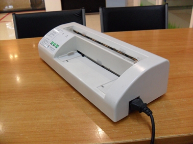 เครื่องตัดนามบัตรอัตโนมัติ