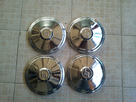 ฝาครอบล้อ มาสด้า 1000 สภาพสวยกริ๊บ ราคา 2,500 บาท ติดต่อ คุณเอ๋รามอินทราซอย 5 โทร. 086-3821939