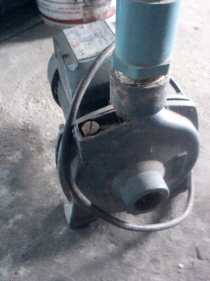 ปั๊มน้ำทนงานหนักขนาด 1 นิ้ว ใบพัดทองเหลืองใหญ่ ยี่ห้อTASCO ปั้มได้สูงและแรง( มี 2 เครื่อง)