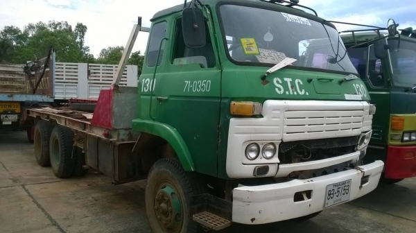 ขายเทนเลอร์ 10 ล้อ 2 เพลา บรรทุกแบคโฮ 200 NISSAN CW30M เครื่อง 230 แรงม้า พวงมาลัยพาวเวอร์ เบรคทิฟฟี่ เอกสารทะเบียนพร้อมโอนครับ