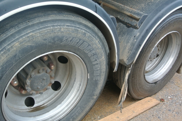 HINO FM1J  ยอดจัดให้ยอดที่ 1,600,000 บาทค่ะ