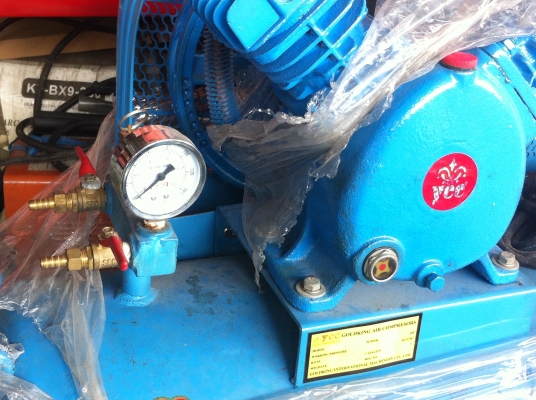 ป้็มลมยี่ห้อ YEE มอเตอร์ 1/2  ความจุถัง 64 ลิตร  ของใหม่ยังไม่ได้ใช้