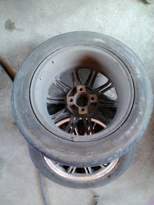 ขายล้อขอบ15สวยๆครับ ไม่แพง กว้าง6 /ออฟ36 4รู100  พร้อมยางครับ