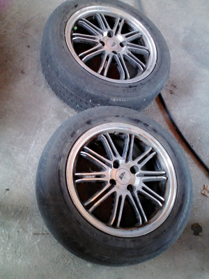 ขายล้อขอบ15สวยๆครับ ไม่แพง กว้าง6 /ออฟ36 4รู100  พร้อมยางครับ