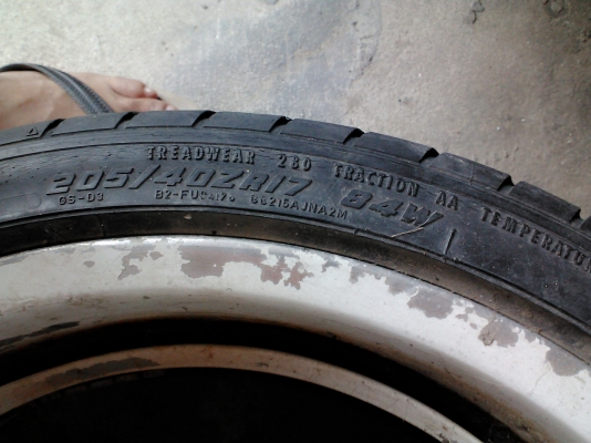 แม็กญี่ปุ่น ลายกางเกง 17 กว้าง7 4รู114 กับ5รู114 ครับ พร้อมยางมี2วงครับ คู่นึง